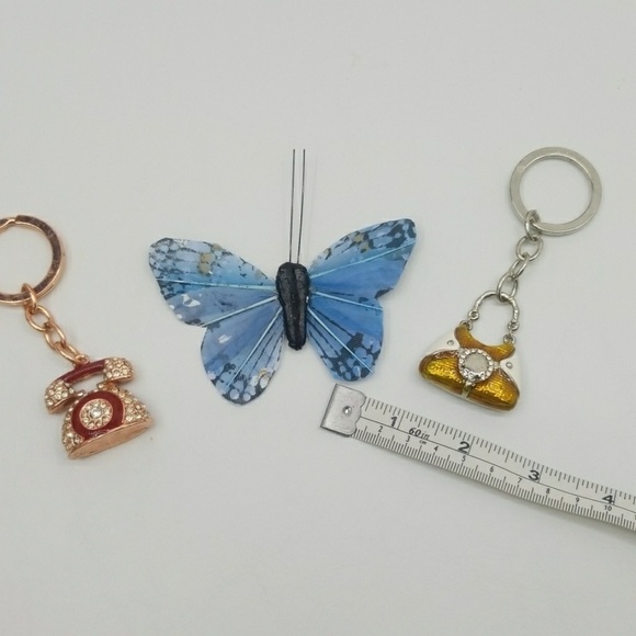 2 keychains - Picture 2 of 2